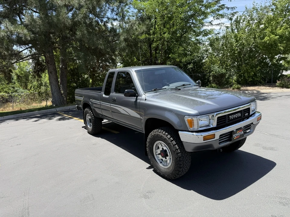 1991 Toyota Hilux 5th Gen - Image 8 of 31