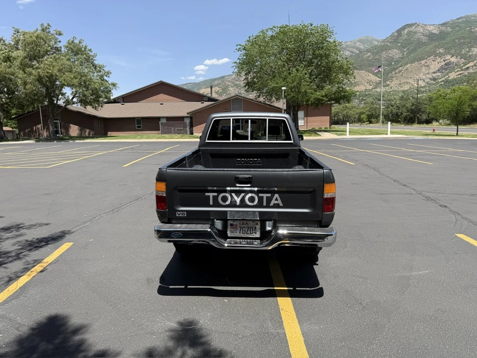 1991 Toyota Hilux 5th Gen - Image 14 of 31