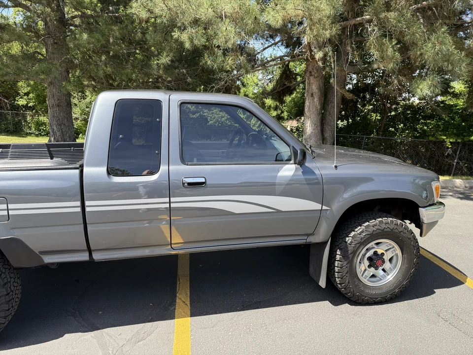 1991 Toyota Hilux 5th Gen - Image 23 of 31