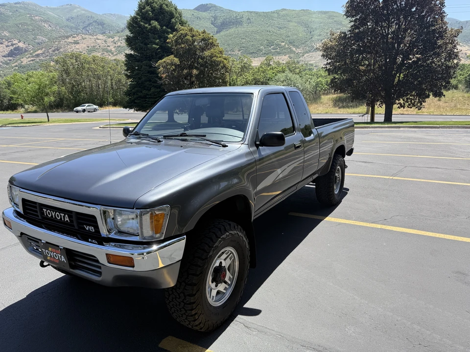 1991 Toyota Hilux 5th Gen - Image 4 of 31