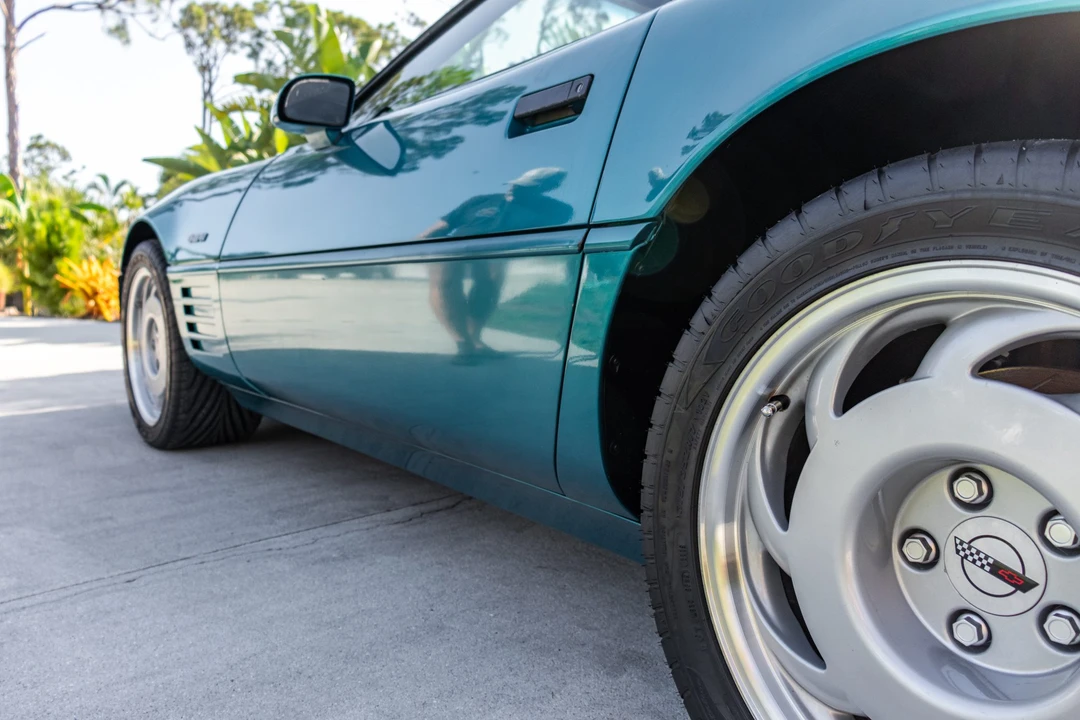 1992 Chevrolet Corvette C4 ZR1 - Image 27 of 31