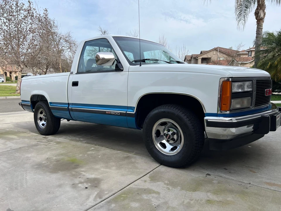 1992 GMC Sierra 1st Gen - Image 2 of 31