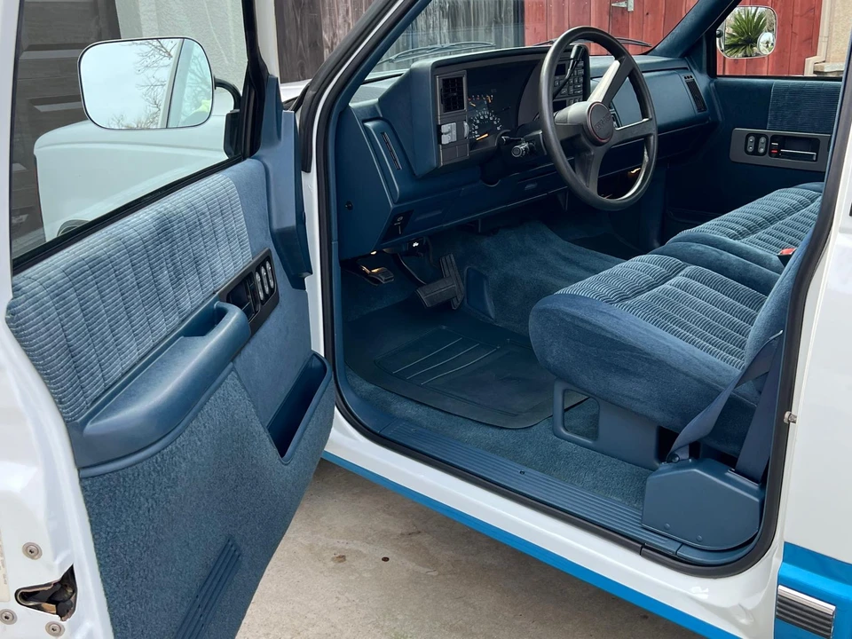1992 GMC Sierra 1st Gen - Image 19 of 31