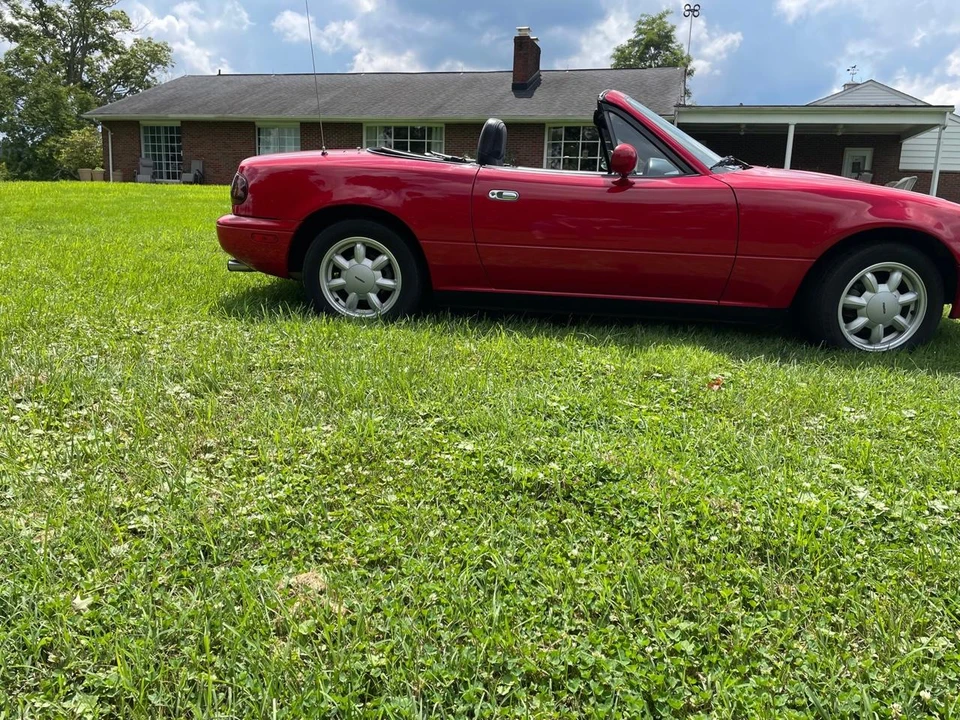 1992 Mazda NA MX-5 Miata - Image 5 of 31