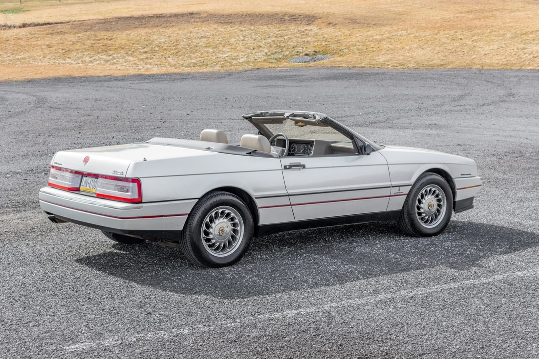 1993 Cadillac Allante - Image 21 of 31