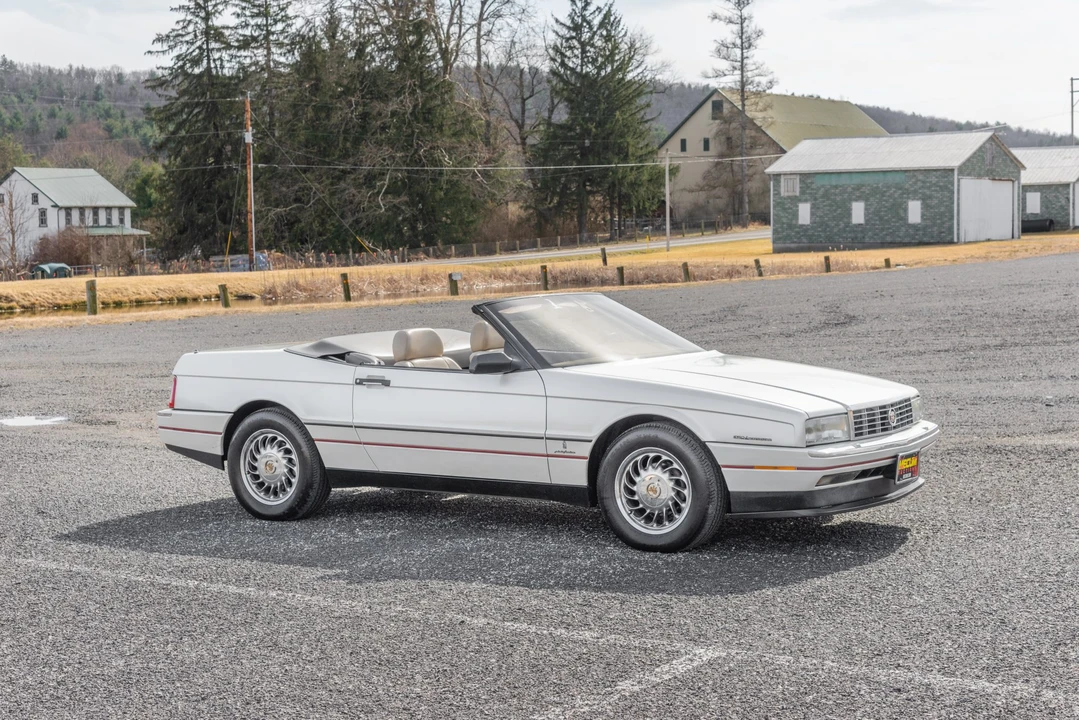1993 Cadillac Allante - Image 25 of 31