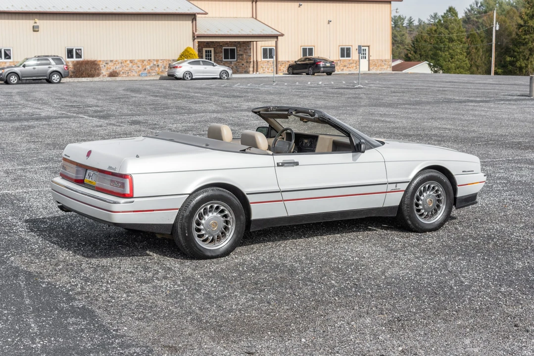 1993 Cadillac Allante - Image 20 of 31