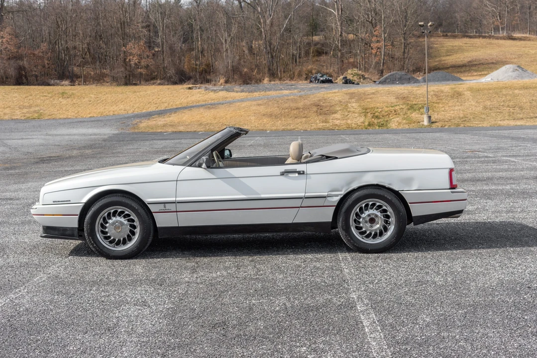 1993 Cadillac Allante - Image 8 of 31