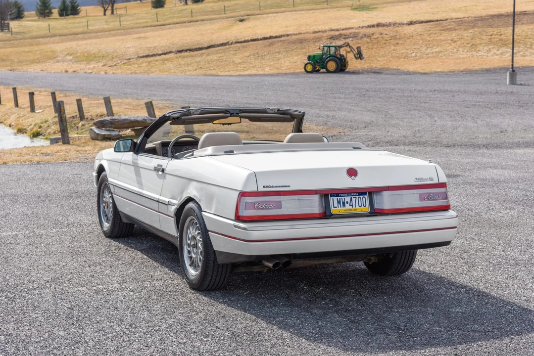 1993 Cadillac Allante - Image 12 of 31