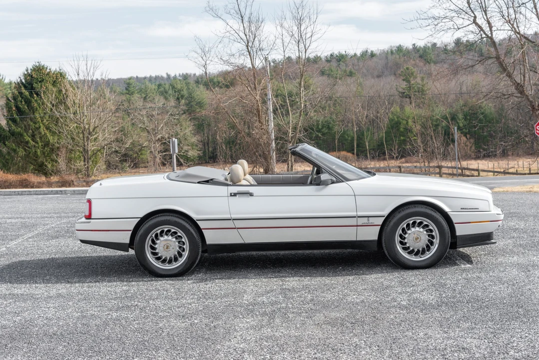 1993 Cadillac Allante - Image 23 of 31