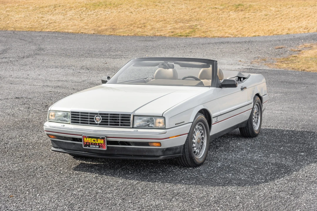 1993 Cadillac Allante - Image 2 of 31