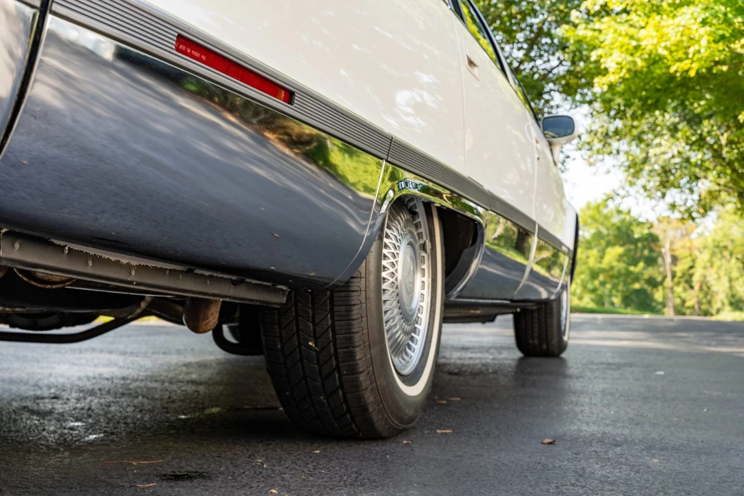 1993 Cadillac Fleetwood - Image 30 of 31