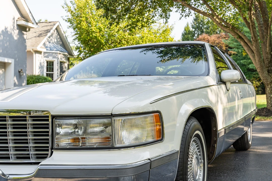1993 Cadillac Fleetwood - Image 18 of 31