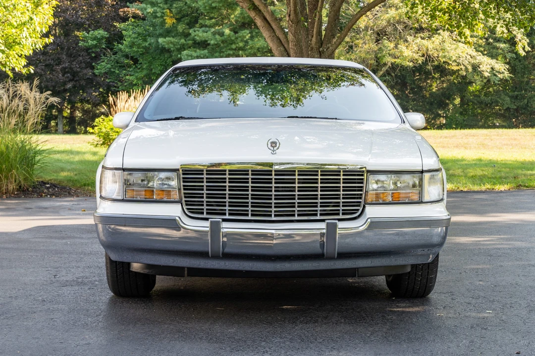 1993 Cadillac Fleetwood - Image 3 of 31