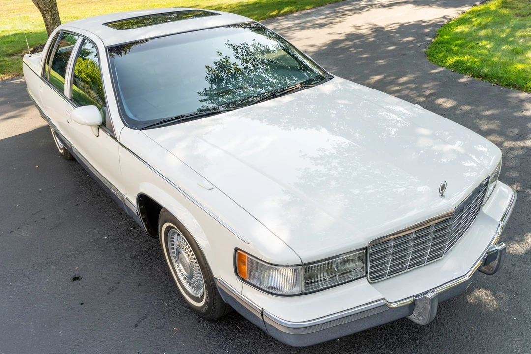1993 Cadillac Fleetwood - Image 9 of 31