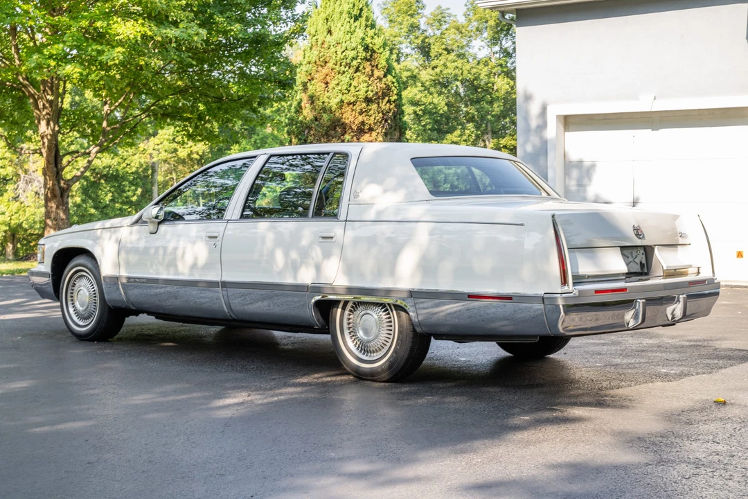 1993 Cadillac Fleetwood - Image 6 of 31