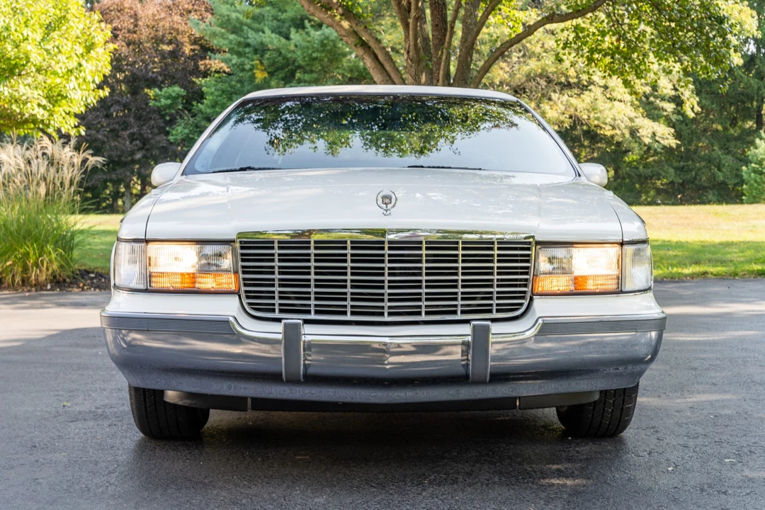 1993 Cadillac Fleetwood - Image 8 of 31