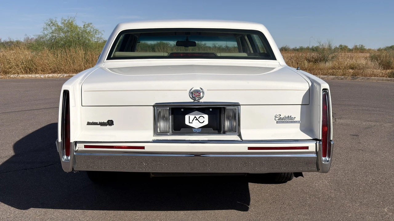 1993 Cadillac DeVille 6th Gen - Image 5 of 31