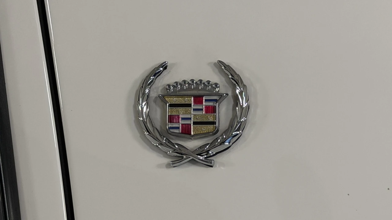 1993 Cadillac DeVille 6th Gen - Image 29 of 31