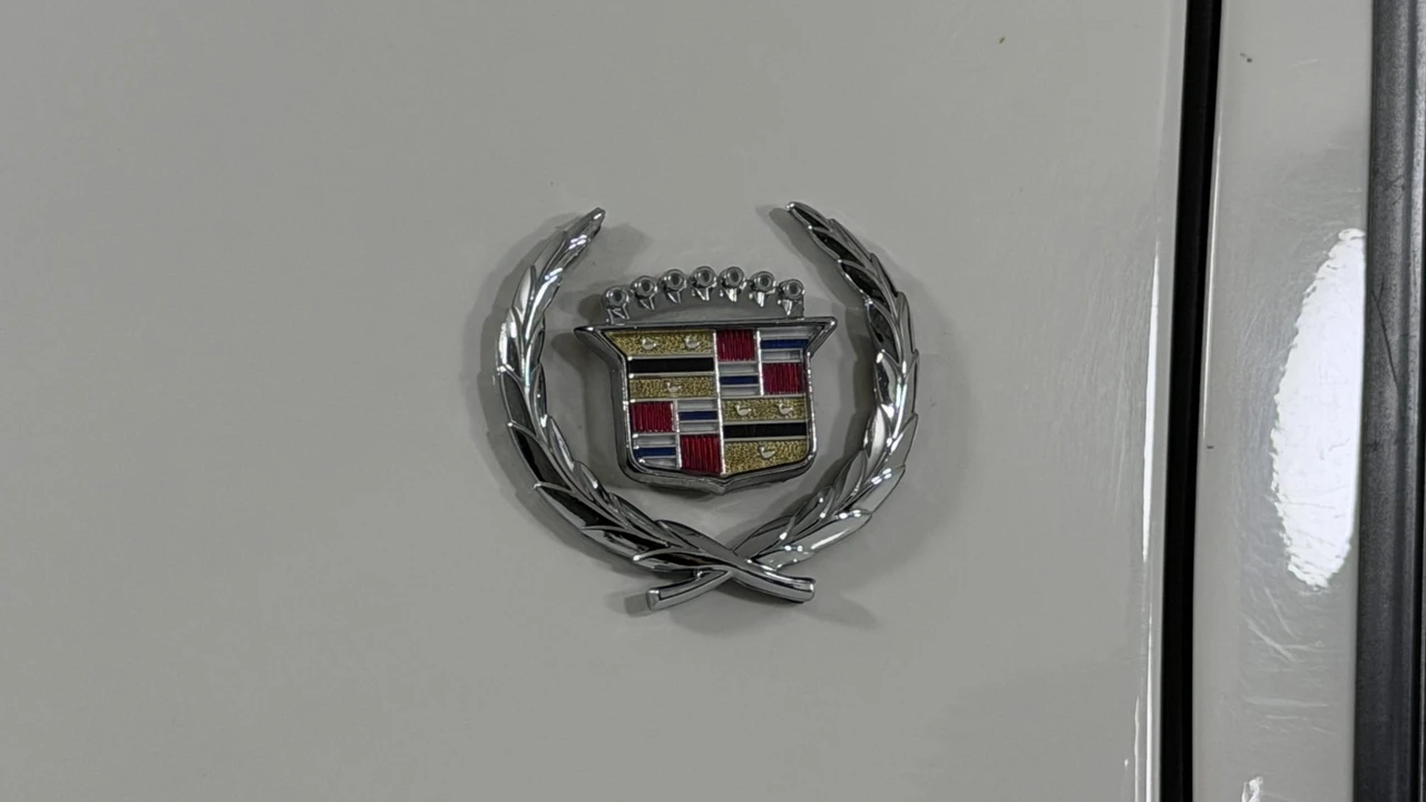 1993 Cadillac DeVille 6th Gen - Image 30 of 31