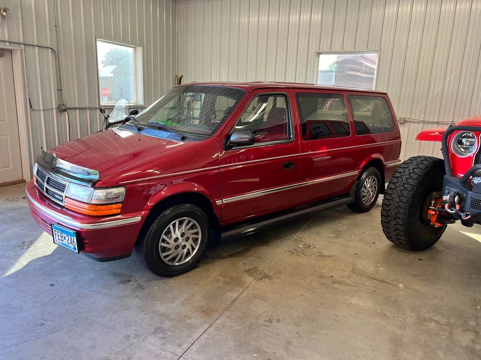 1993 Dodge Caravan - Image 5 of 31