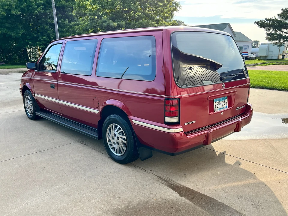 1993 Dodge Caravan - Image 7 of 31
