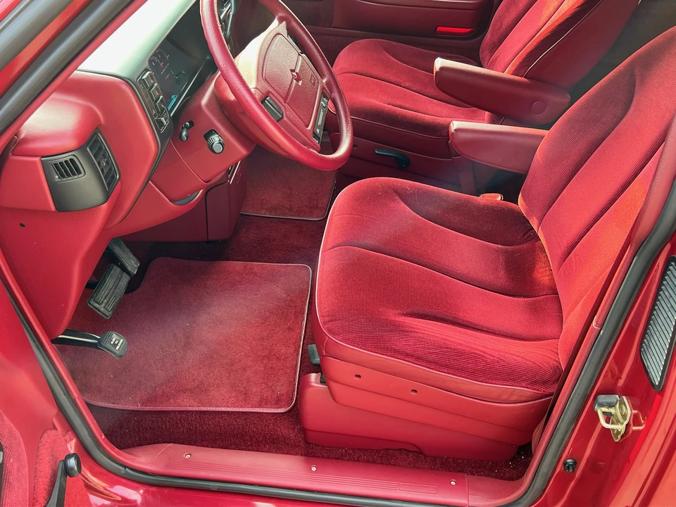 1993 Dodge Caravan - Image 24 of 31