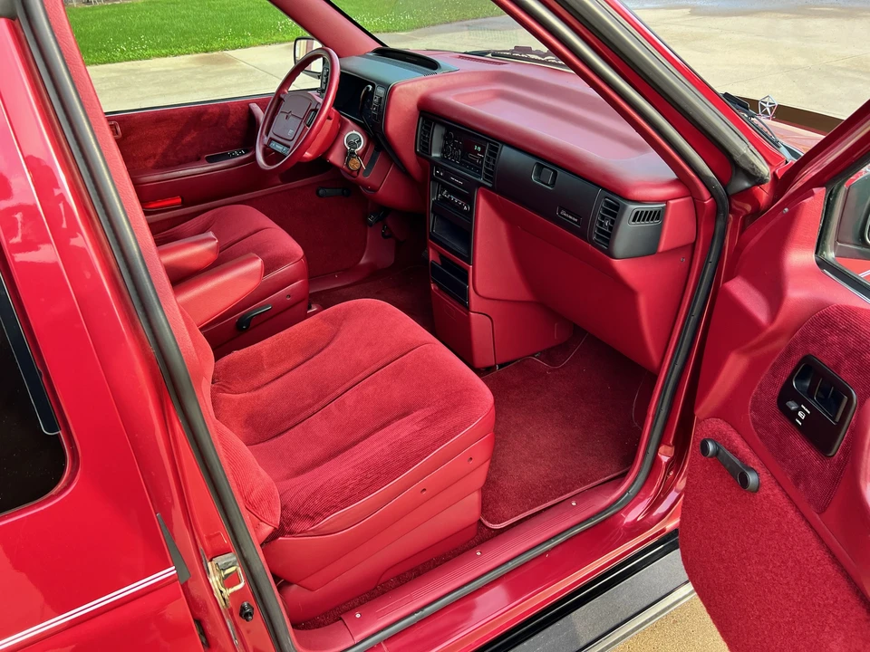 1993 Dodge Caravan - Image 27 of 31