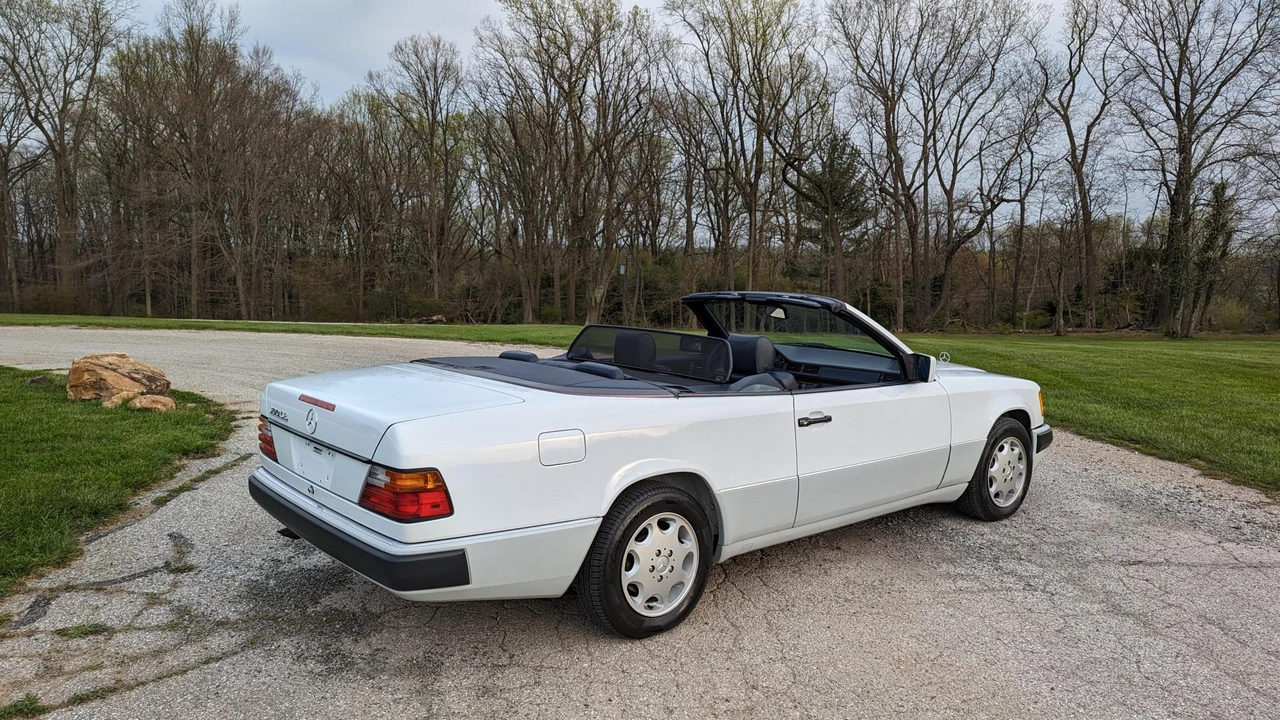 1993 Mercedes-Benz W124 E-Class - Image 13 of 31