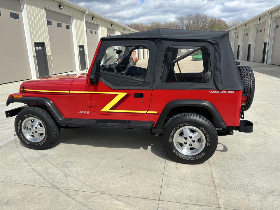 1995 Jeep YJ Wrangler - Image 12 of 31