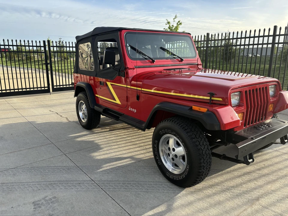 1995 Jeep YJ Wrangler - Image 4 of 31