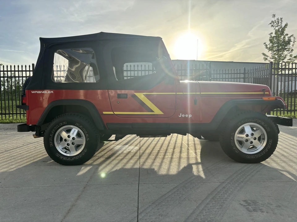 1995 Jeep YJ Wrangler - Image 5 of 31