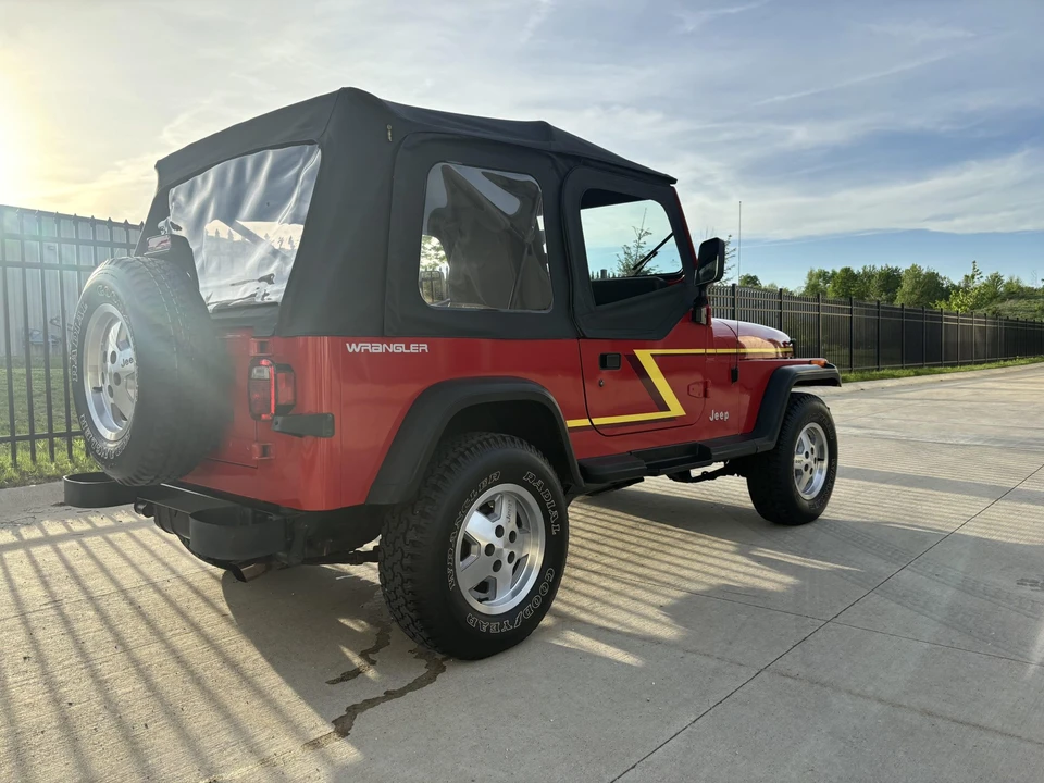 1995 Jeep YJ Wrangler - Image 7 of 31