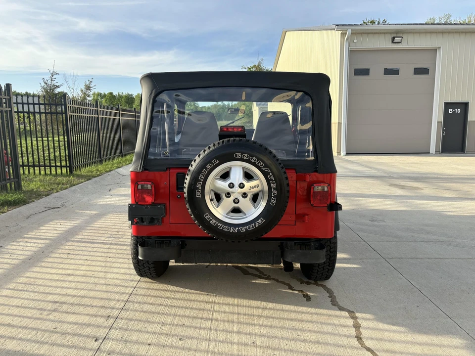 1995 Jeep YJ Wrangler - Image 8 of 31