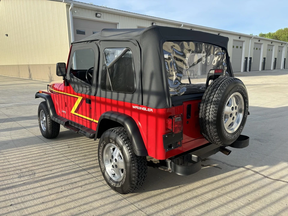 1995 Jeep YJ Wrangler - Image 10 of 31