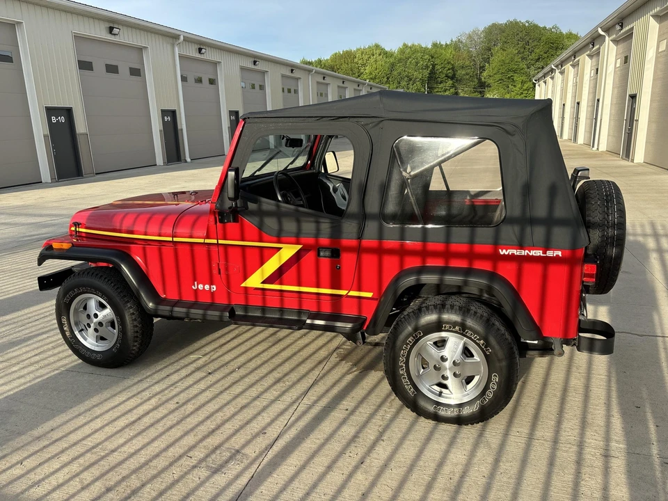 1995 Jeep YJ Wrangler - Image 11 of 31