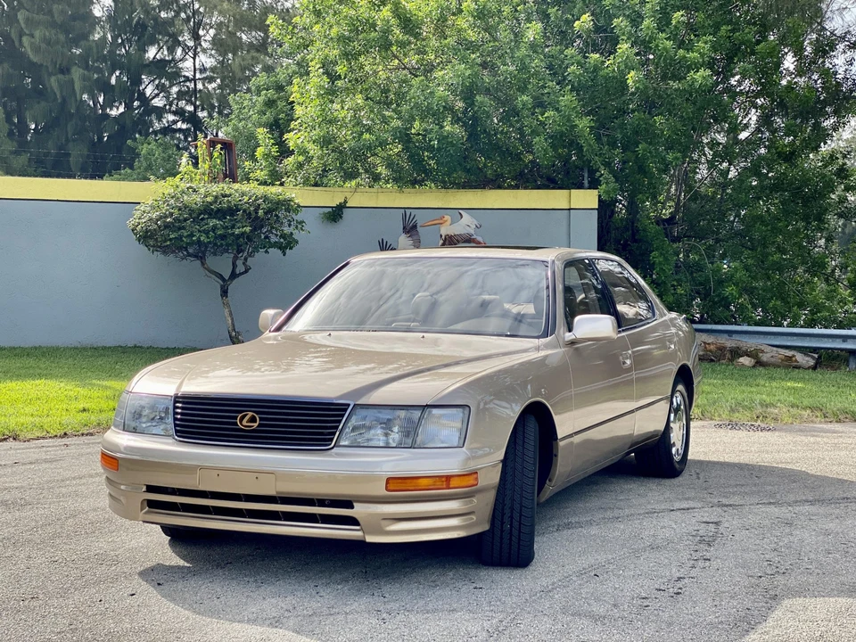 1995 Lexus LS 2nd Gen - Image 9 of 31