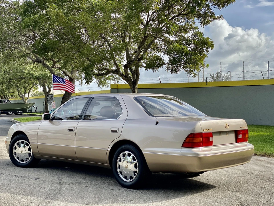 1995 Lexus LS 2nd Gen - Image 13 of 31