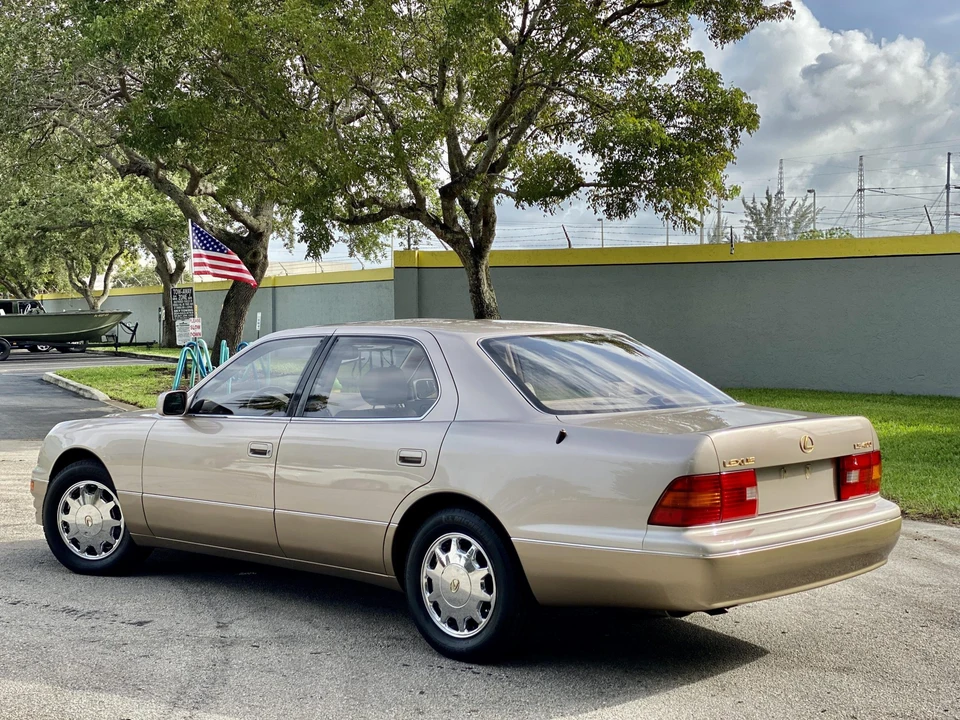 1995 Lexus LS 2nd Gen - Image 12 of 31