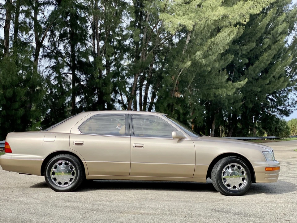 1995 Lexus LS 2nd Gen - Image 2 of 31