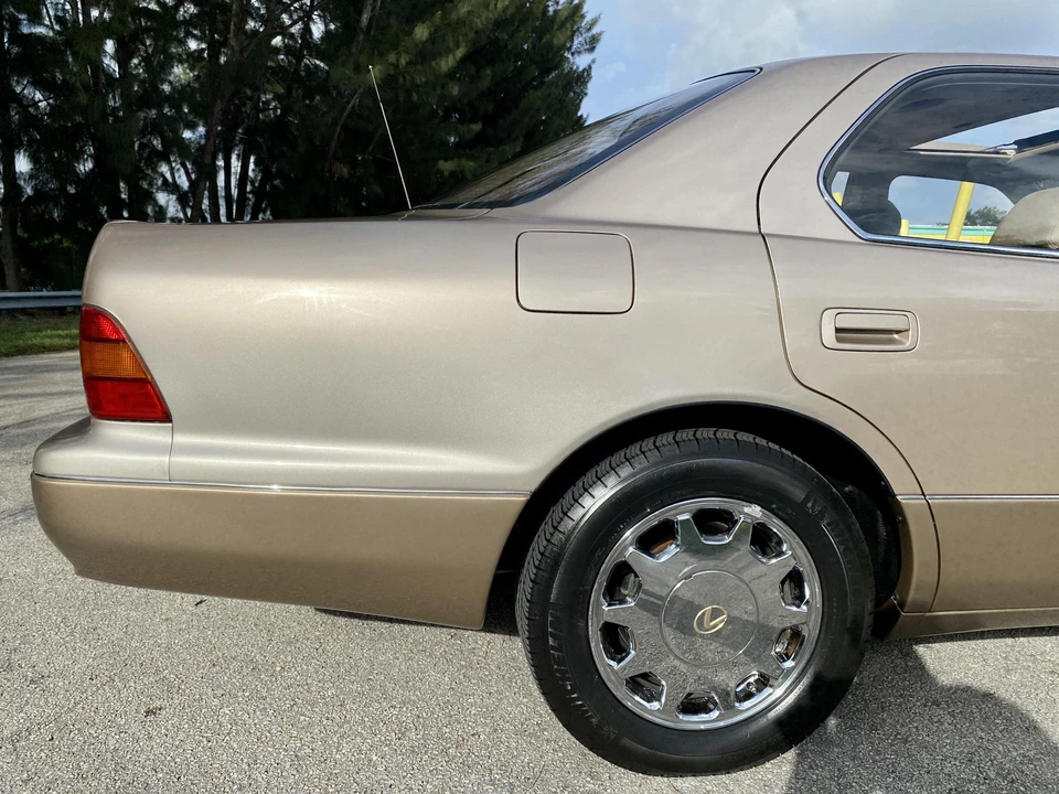 1995 Lexus LS 2nd Gen - Image 18 of 31