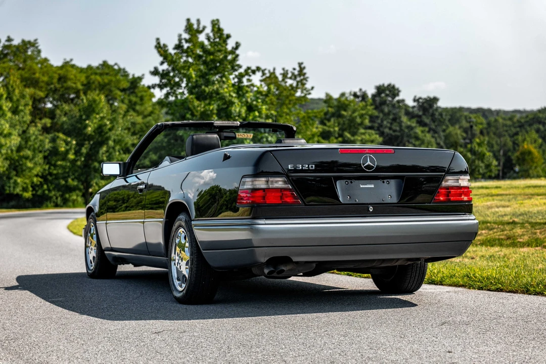 1995 Mercedes-Benz W124 E-Class - Image 13 of 31