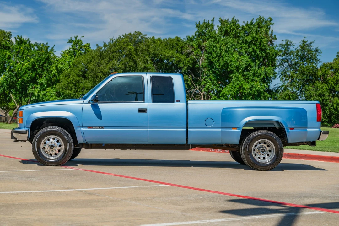 1996 GMC Sierra 1st Gen - Image 2 of 31