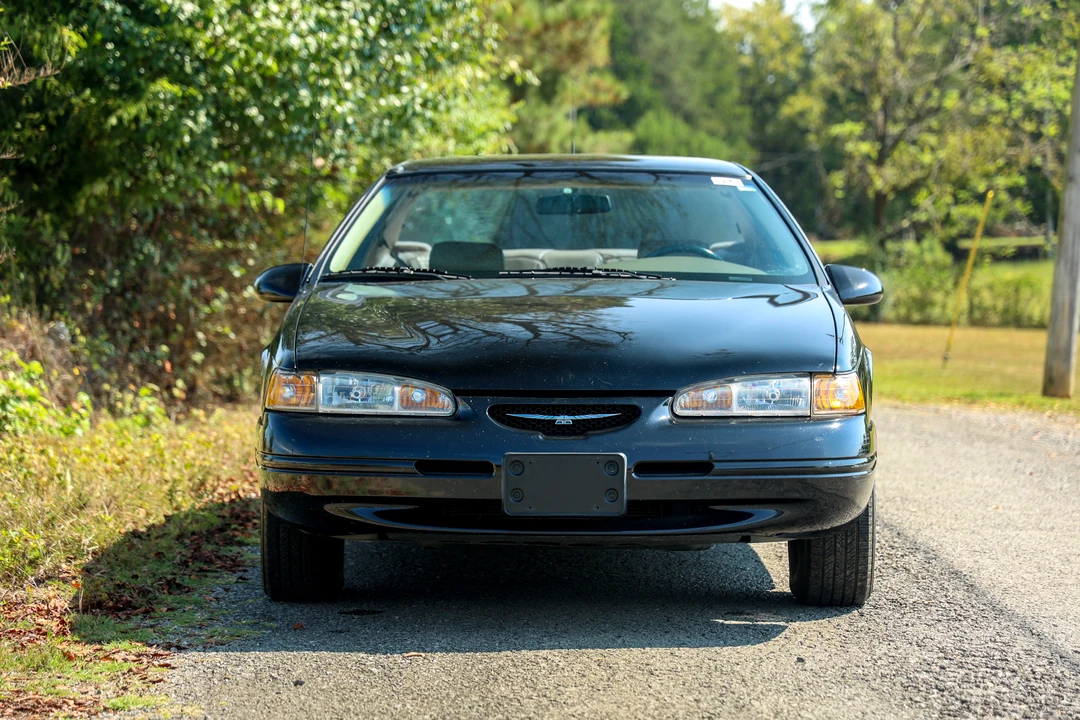1997 Ford Thunderbird 10th Gen - Image 4 of 31