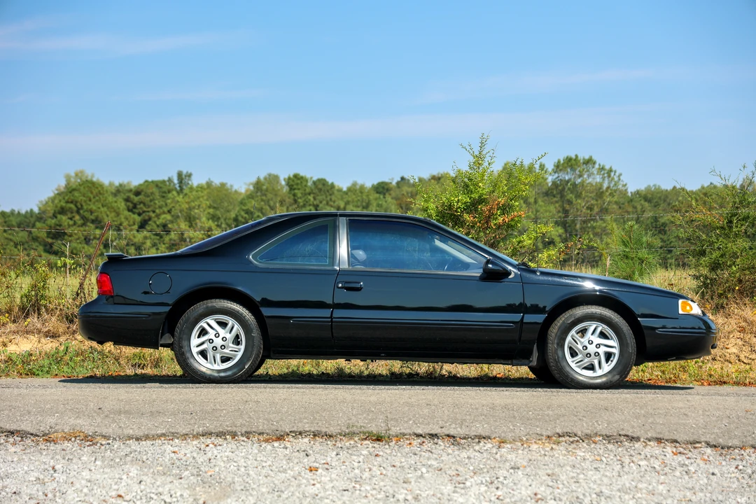 1997 Ford Thunderbird 10th Gen - Image 7 of 31