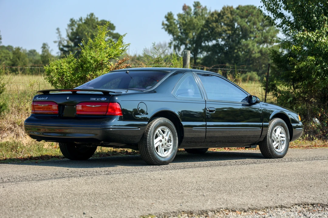 1997 Ford Thunderbird 10th Gen - Image 5 of 31
