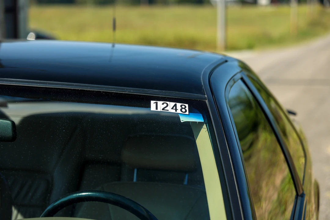 1997 Ford Thunderbird 10th Gen - Image 25 of 31