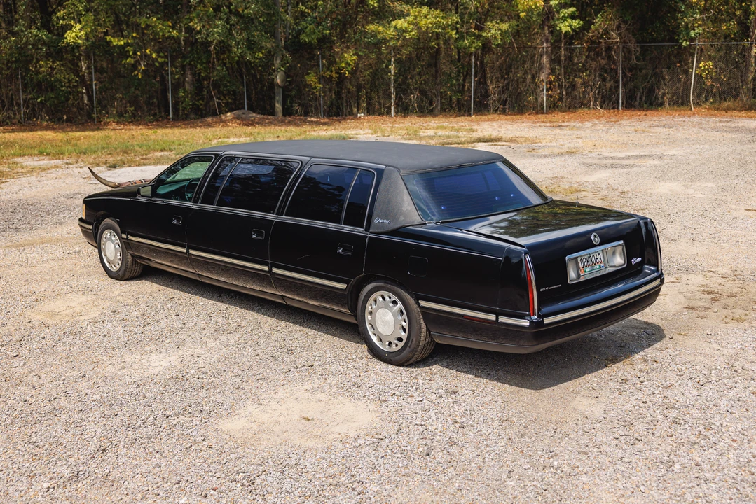 1998 Cadillac Fleetwood - Image 5 of 31
