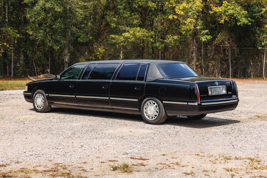 1998 Cadillac Fleetwood - Image 4 of 31