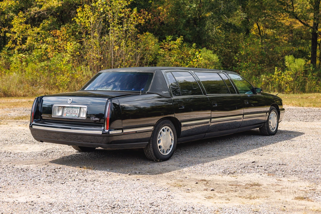 1998 Cadillac Fleetwood - Image 7 of 31